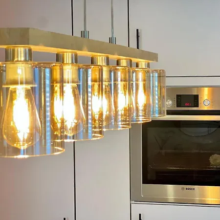 Isa'bellescale - Fully Equipped House 2km From Brussels South Airport