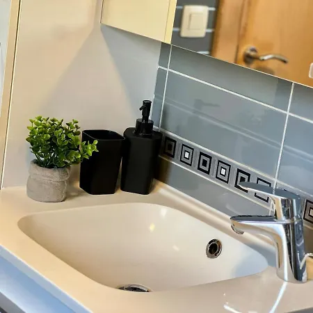 Isa'bellescale - Fully Equipped House 2km From Brussels South Airport Prázdninový dům