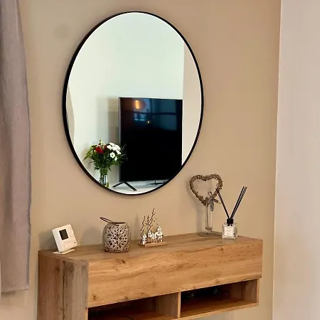 Prázdninový dům Isa'bellescale - Fully Equipped House 2km From Brussels South Airport