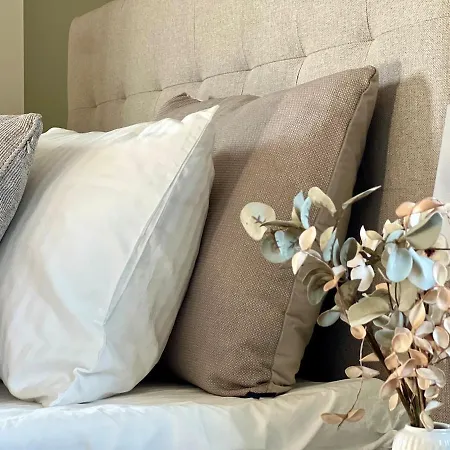 別荘 Isa'bellescale - Fully Equipped House 2km From Brussels South Airport *